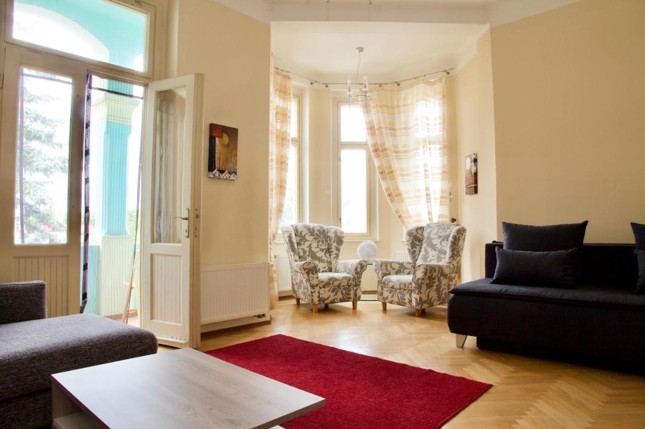 Ubytovani 1204 Na Ulici Krale Jiriho Apartment Karlovy Vary Exterior photo